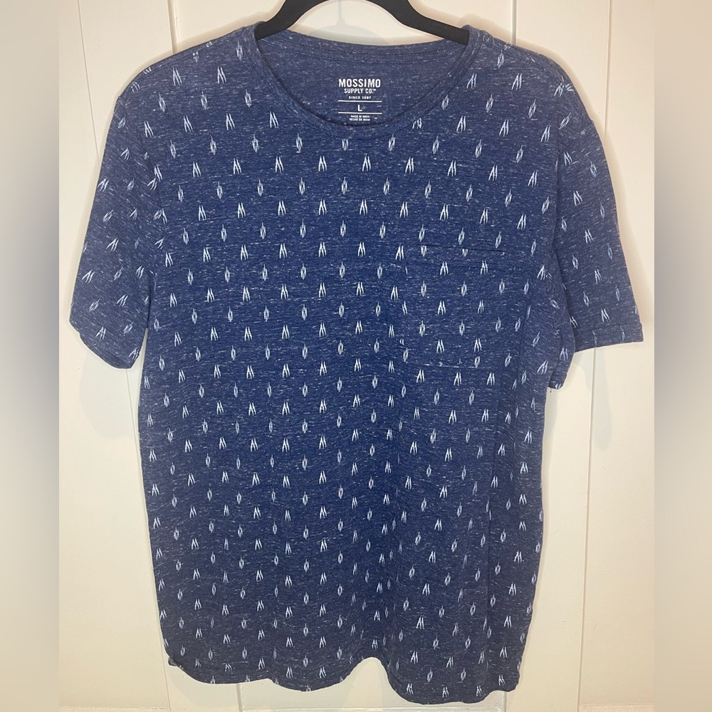 Mossimo Supply Co. Navy and White Pattern TShirt Size Large Preloved